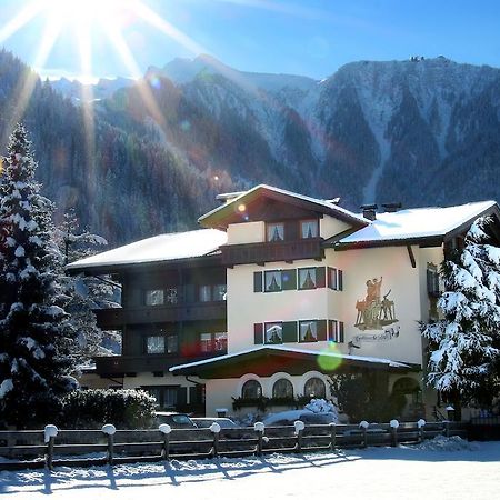 Aparthotel Landhaus St. Joseph Mayrhofen Ngoại thất bức ảnh