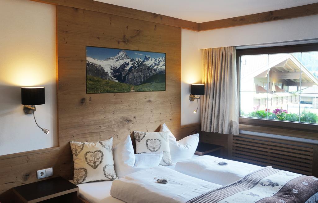 Aparthotel Landhaus St. Joseph Mayrhofen Phòng bức ảnh