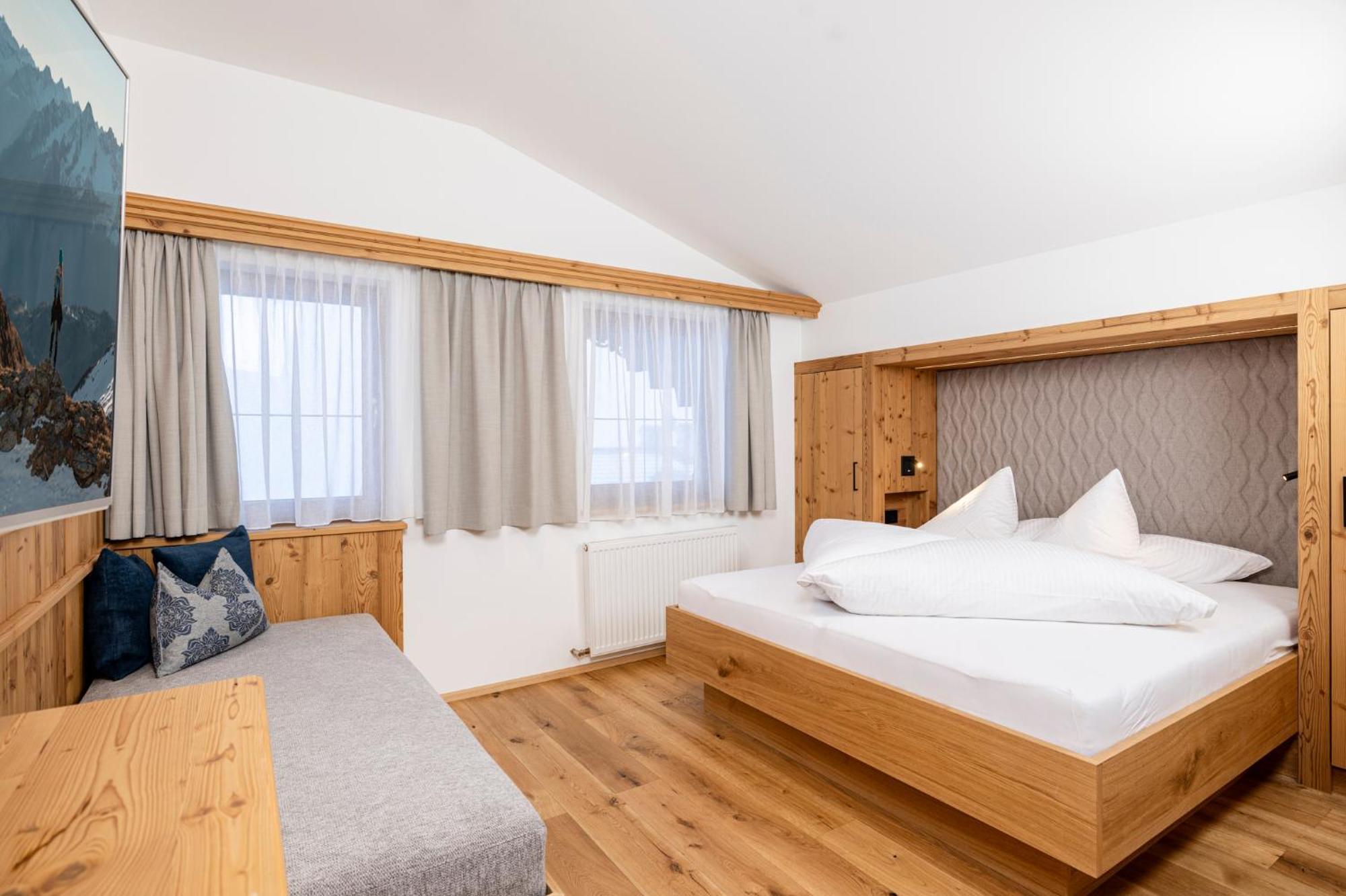 Aparthotel Landhaus St. Joseph Mayrhofen Ngoại thất bức ảnh