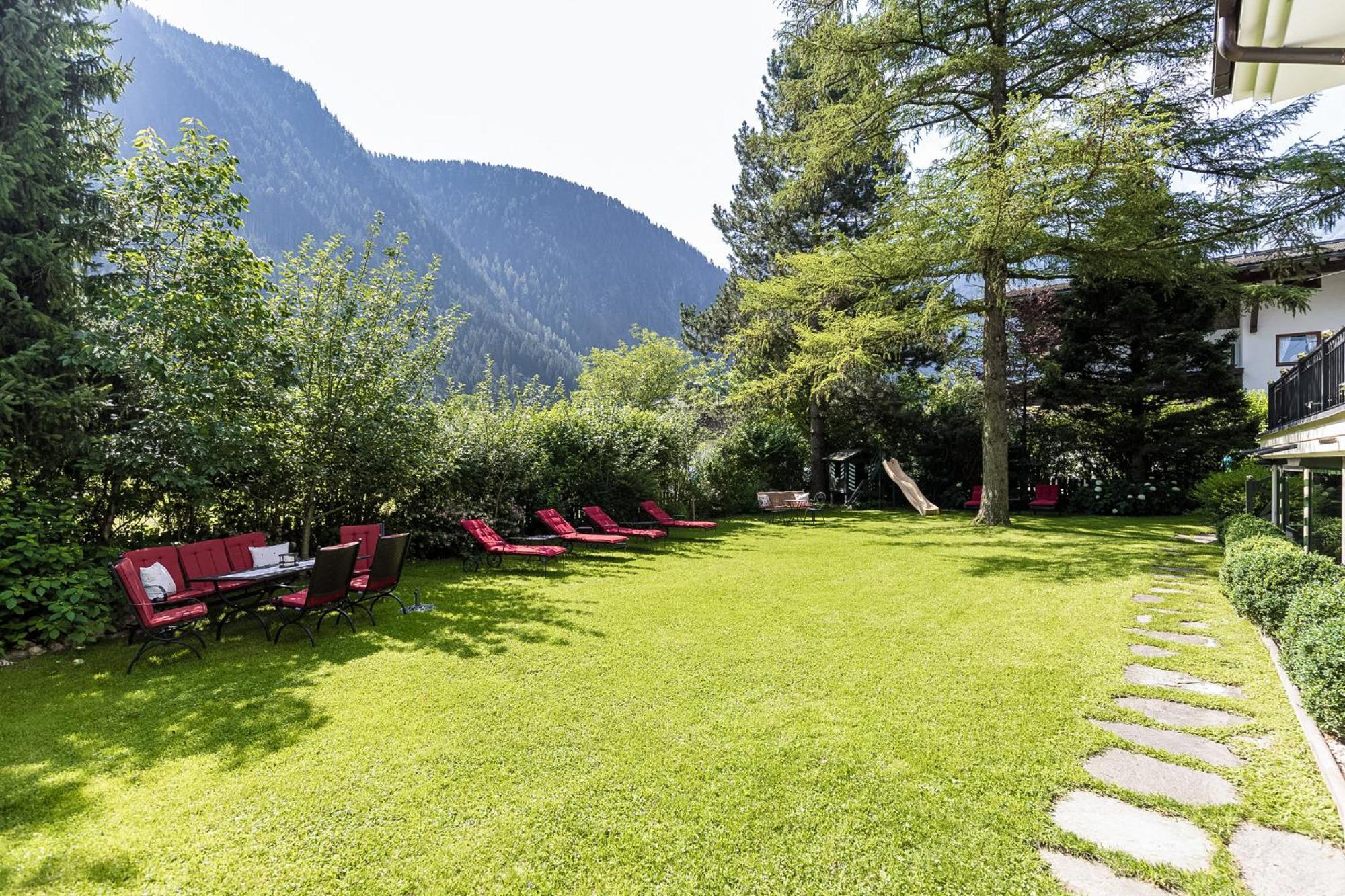 Aparthotel Landhaus St. Joseph Mayrhofen Ngoại thất bức ảnh