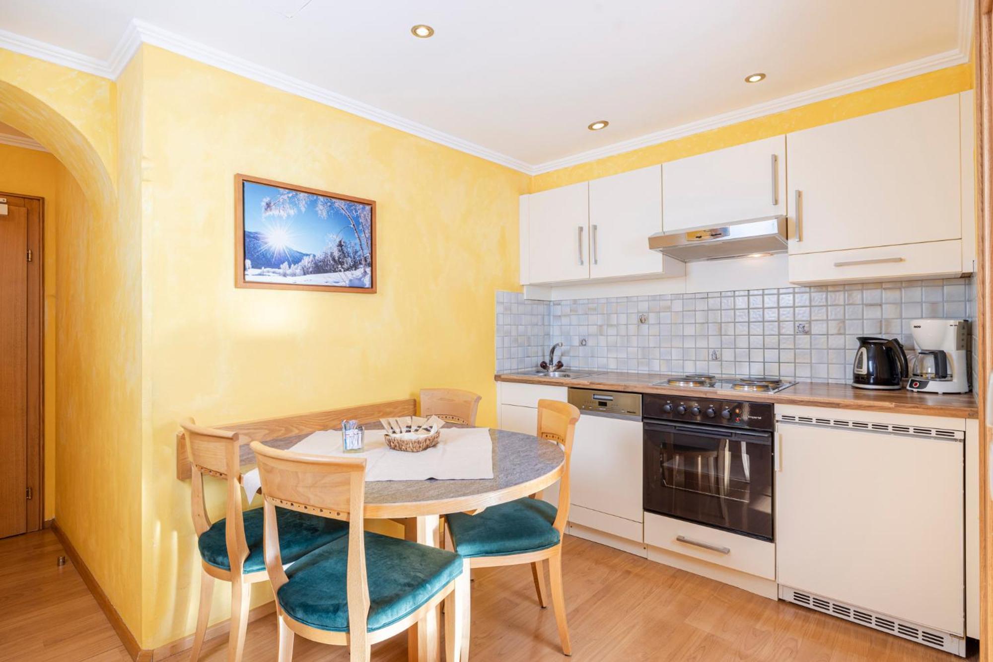 Aparthotel Landhaus St. Joseph Mayrhofen Ngoại thất bức ảnh