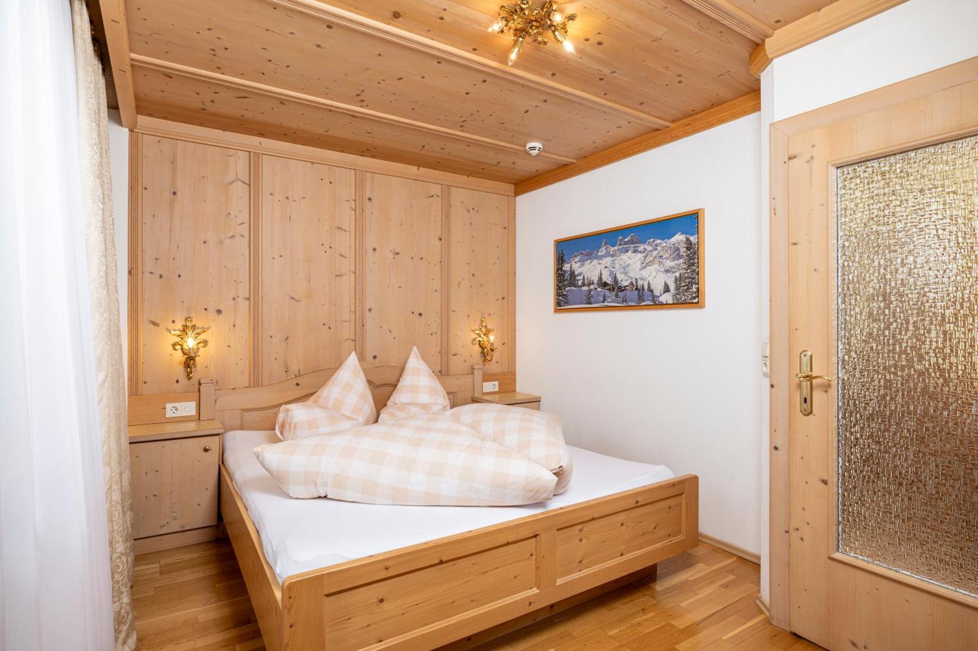 Aparthotel Landhaus St. Joseph Mayrhofen Ngoại thất bức ảnh