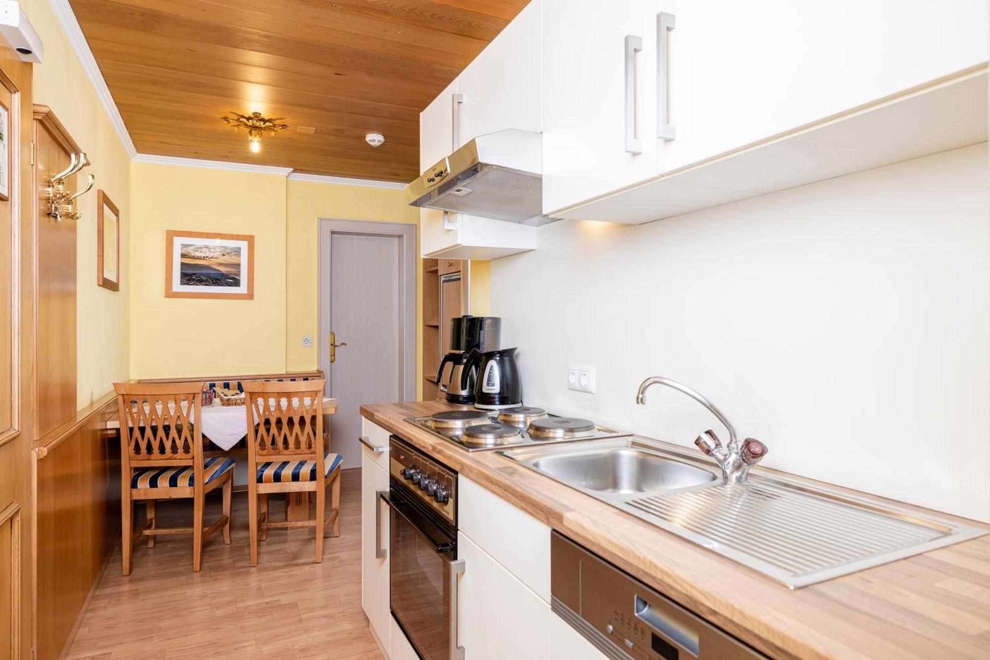 Aparthotel Landhaus St. Joseph Mayrhofen Ngoại thất bức ảnh