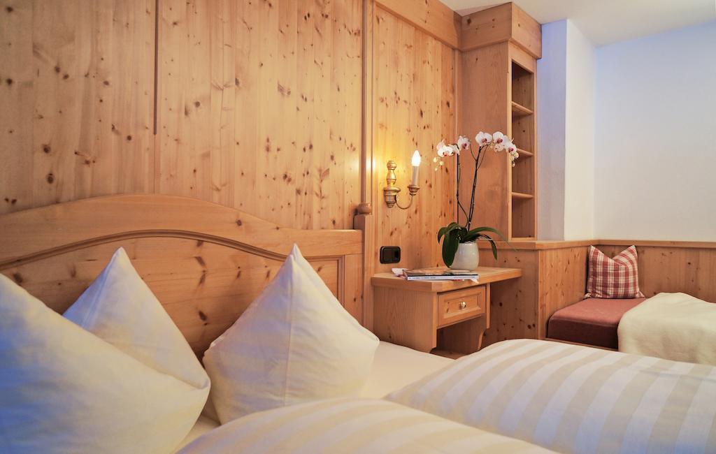 Aparthotel Landhaus St. Joseph Mayrhofen Ngoại thất bức ảnh