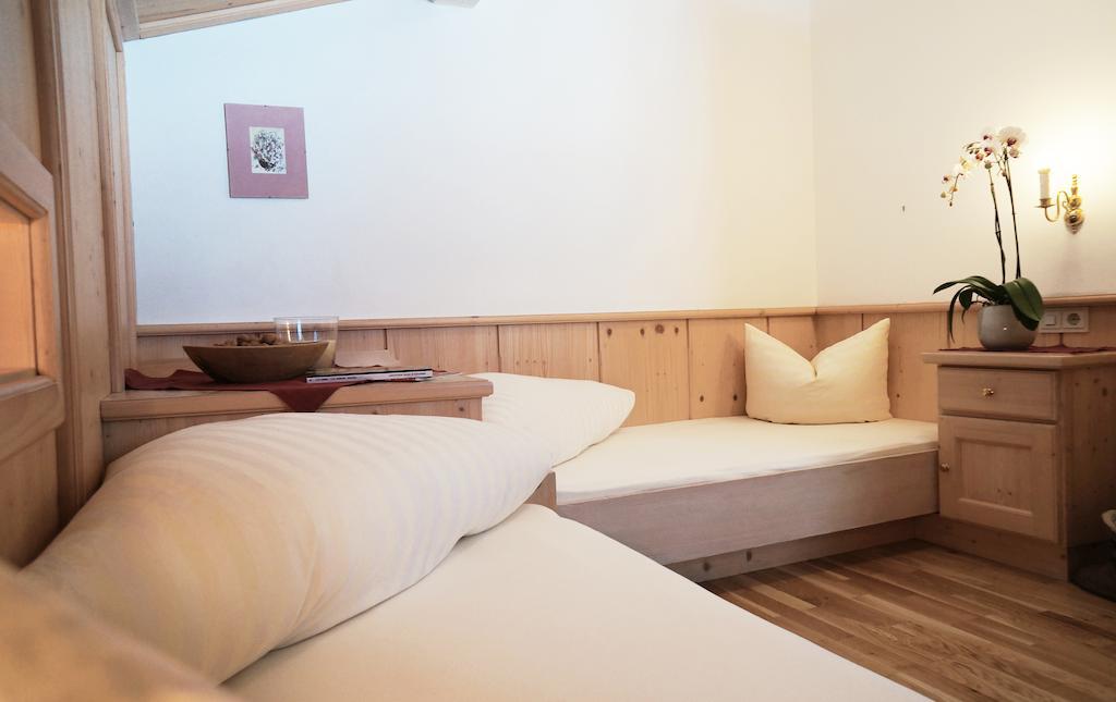 Aparthotel Landhaus St. Joseph Mayrhofen Phòng bức ảnh