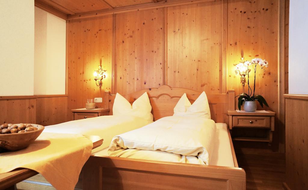 Aparthotel Landhaus St. Joseph Mayrhofen Phòng bức ảnh